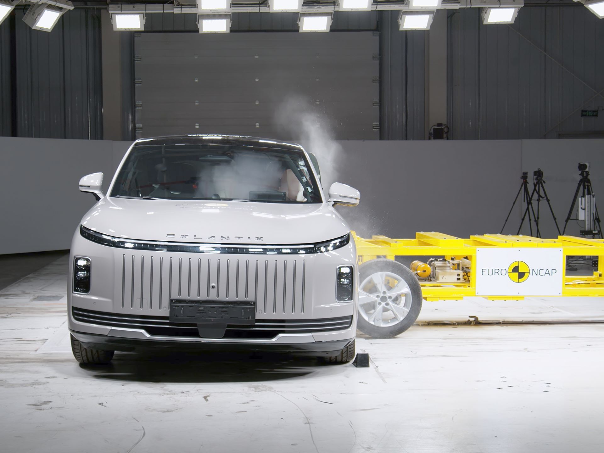 EXLANTIX ET Side Mobile Barrier test 2025