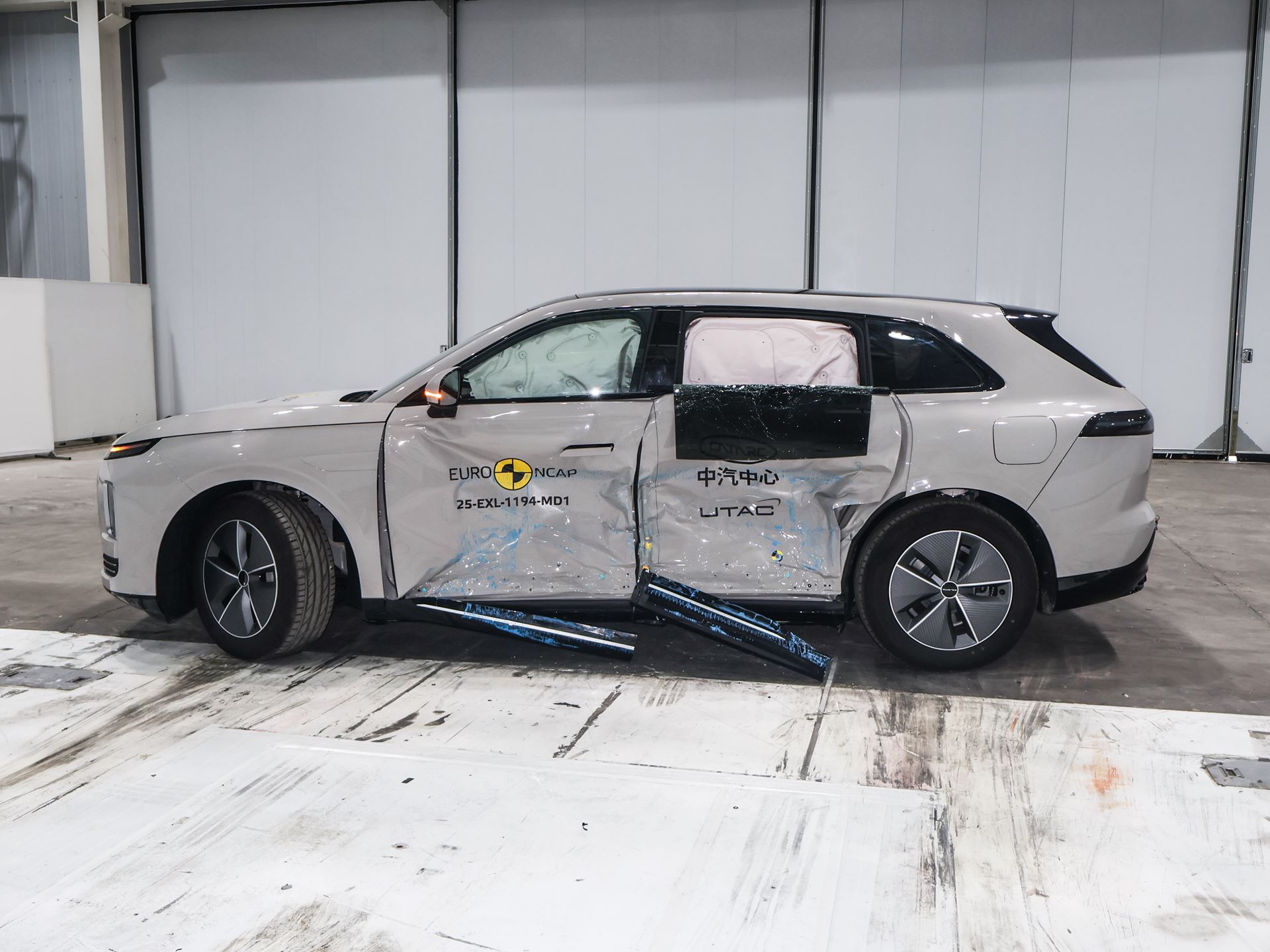 EXLANTIX ET Side Mobile Barrier test 2025 after crash