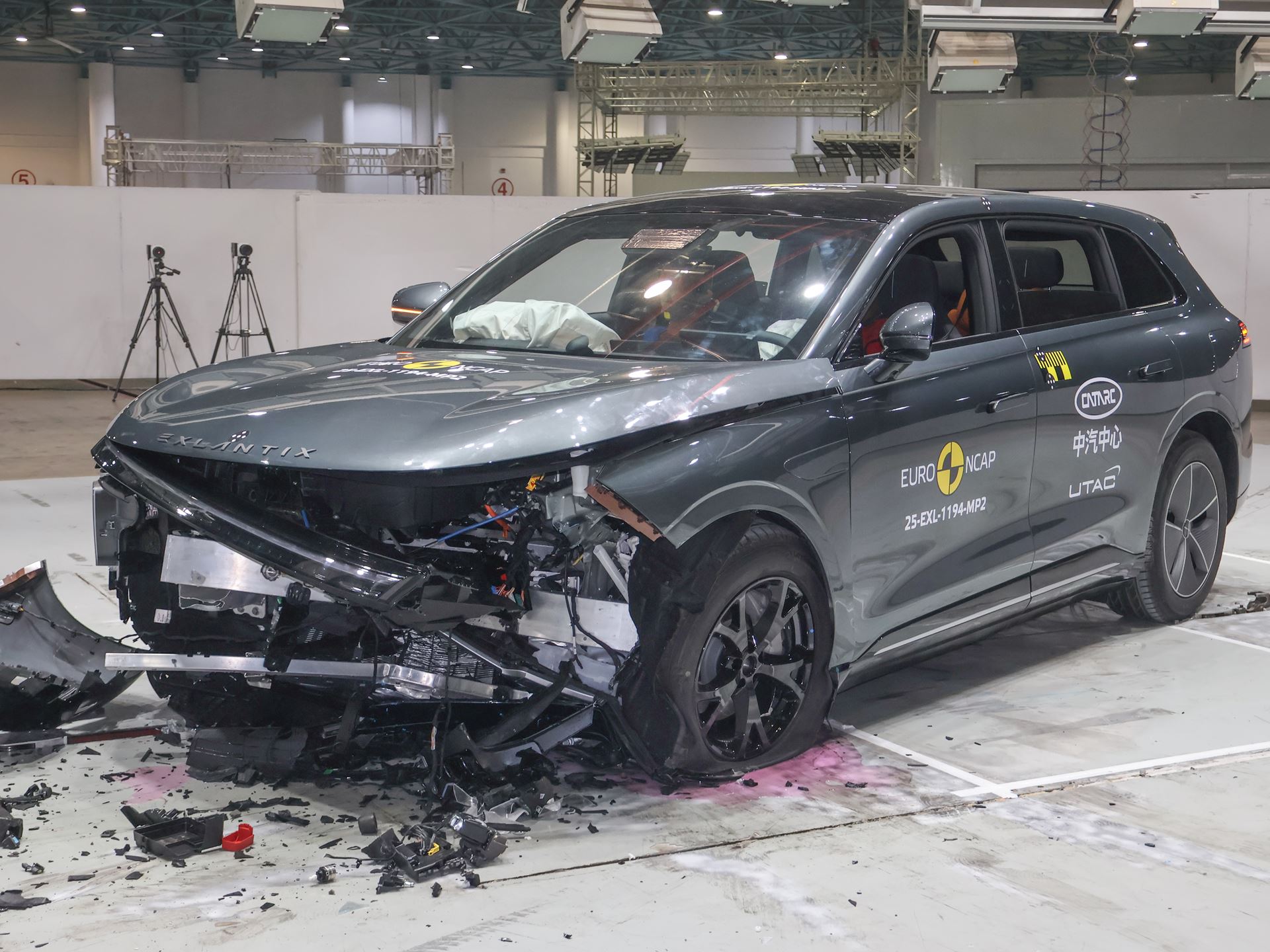 EXLANTIX ET Mobile Progressive Deformable Barrier test 2025 after crash