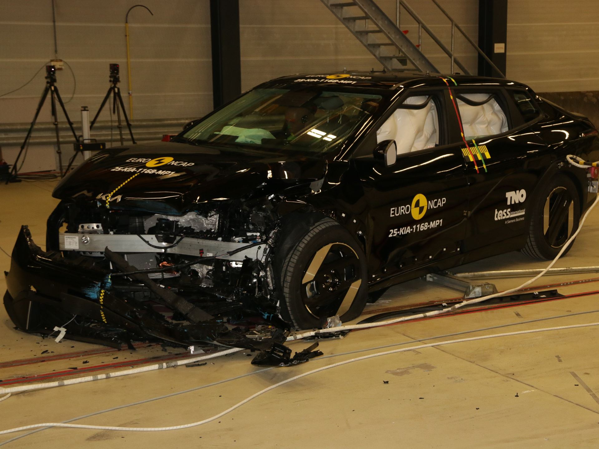 Kia EV4 Mobile Progressive Deformable Barrier test 2025 after crash