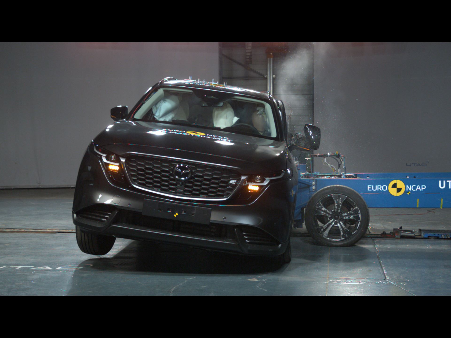 MAZDA CX 5 Side Mobile Barrier test 2025
