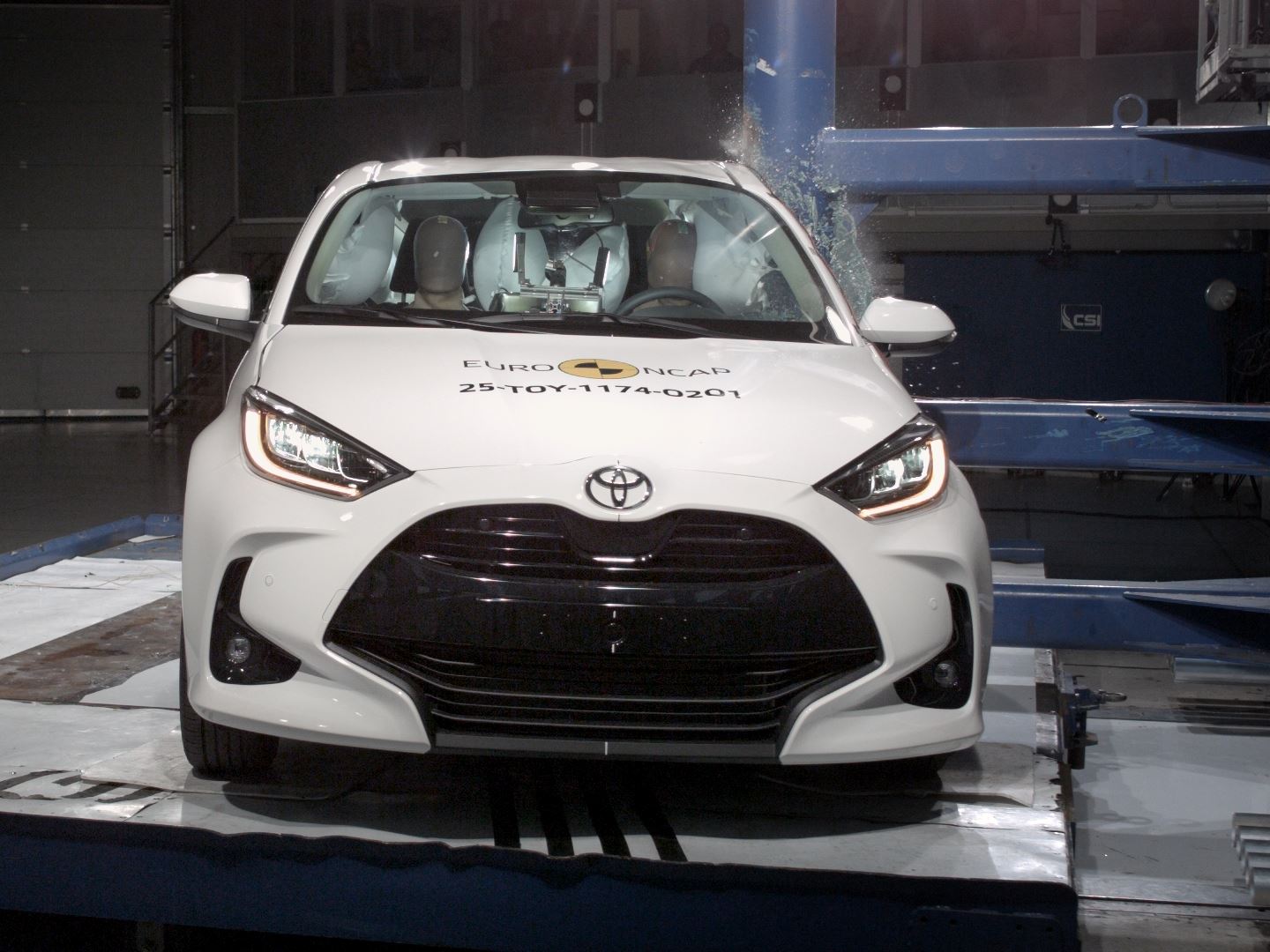 Toyota Yaris Side Pole test 2025