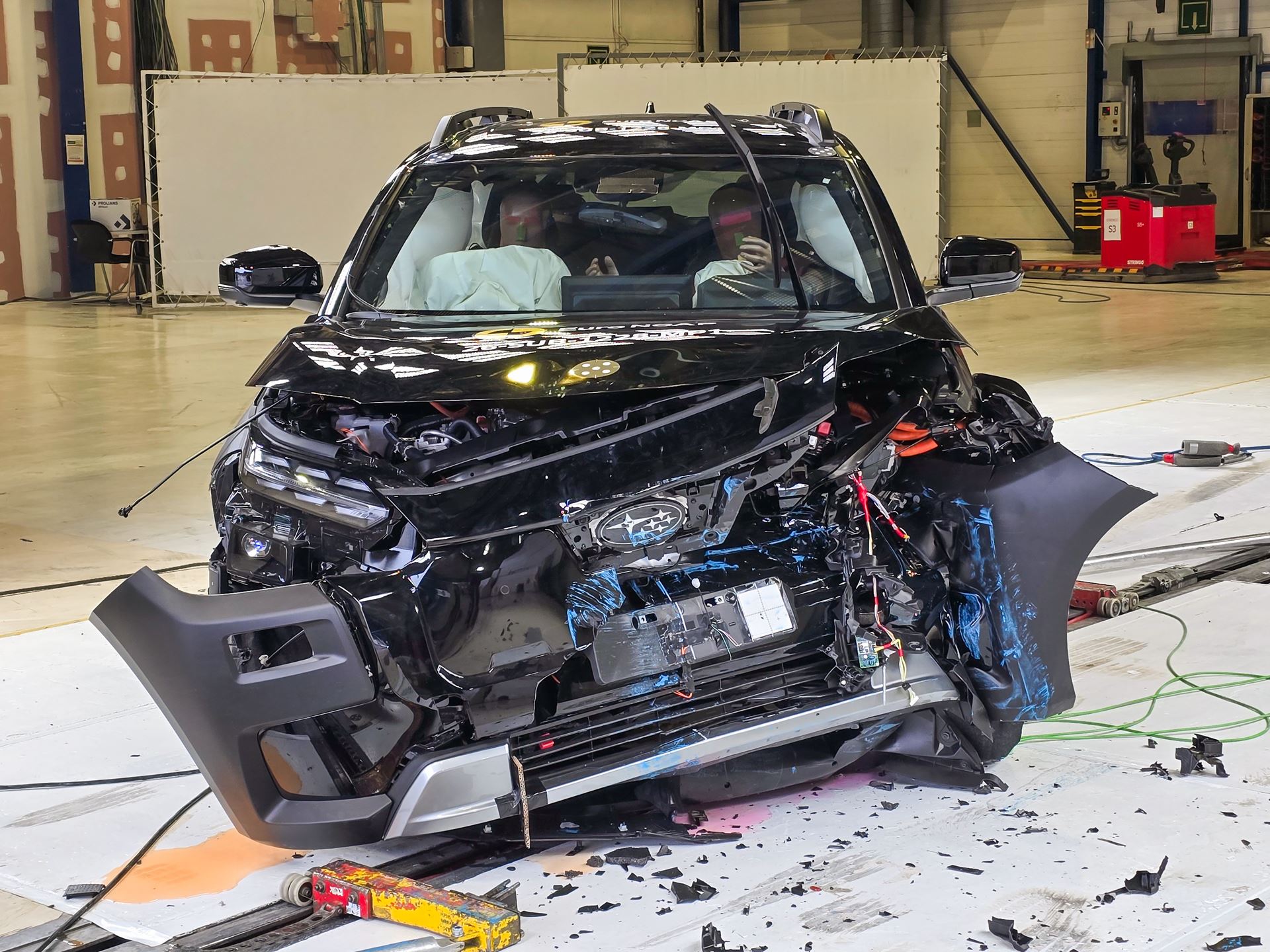 Subaru E Outback Mobile Progressive Deformable Barrier test 2025 after crash
