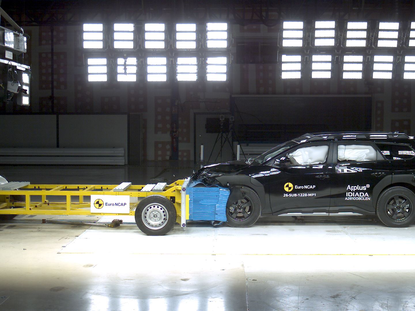 Subaru E Outback Mobile Progressive Deformable Barrier test 2025