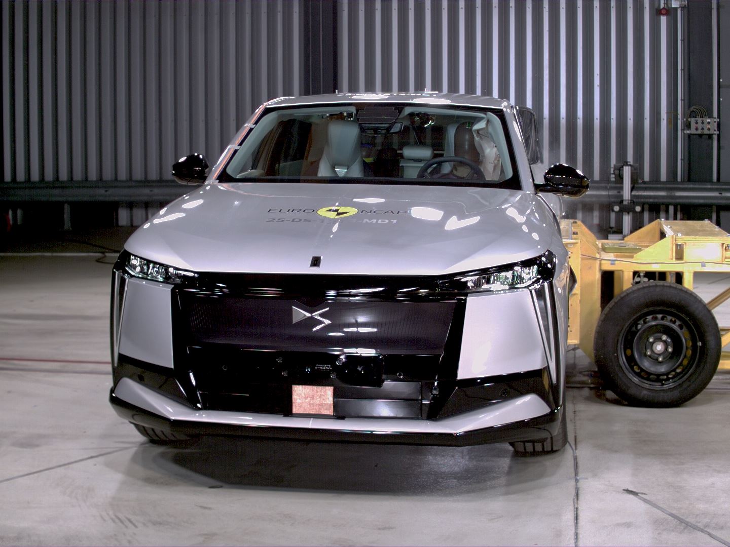 DS N 8 Side Mobile Barrier test 2025