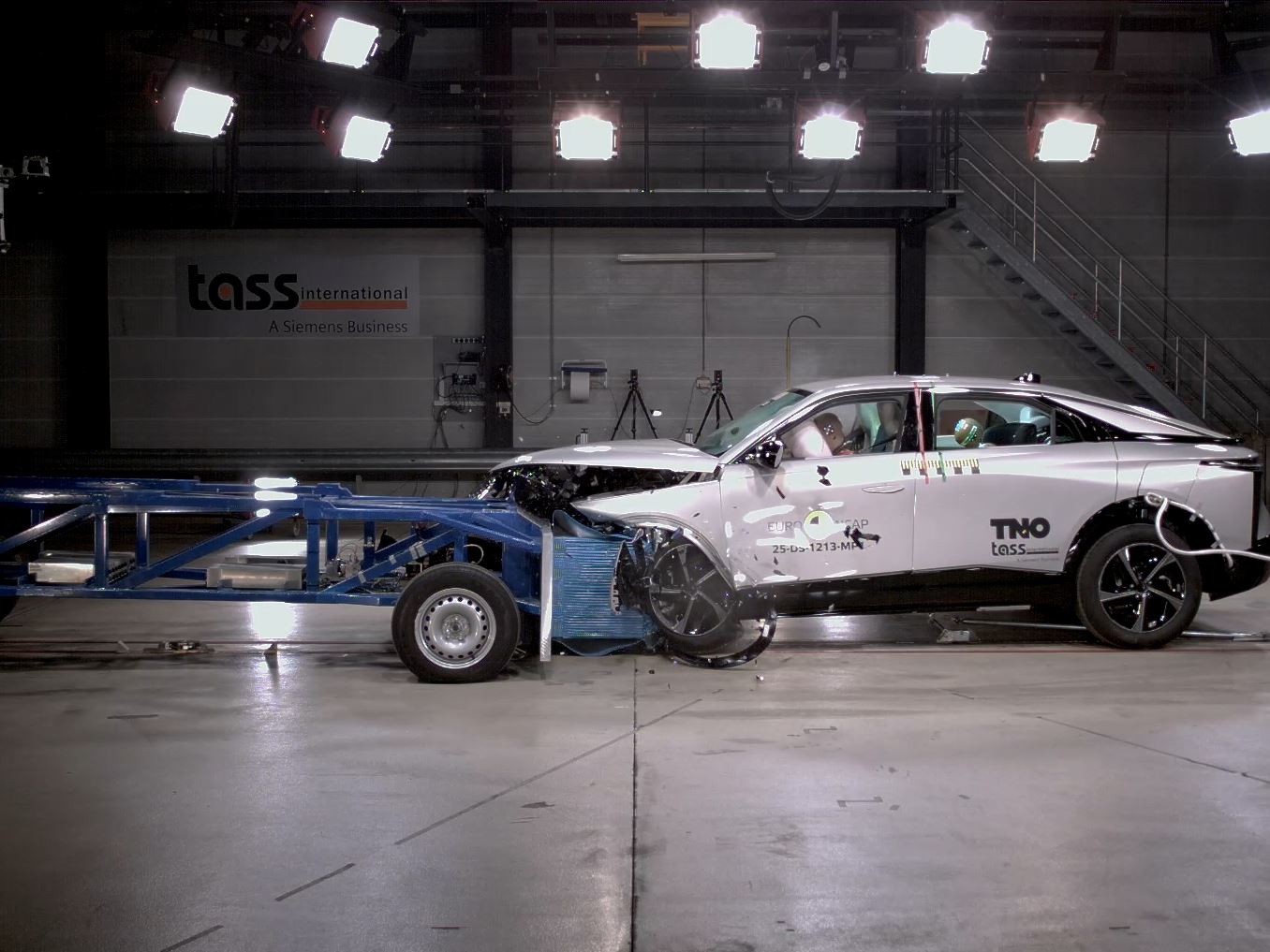 DS N 8 Mobile Progressive Deformable Barrier test 2025