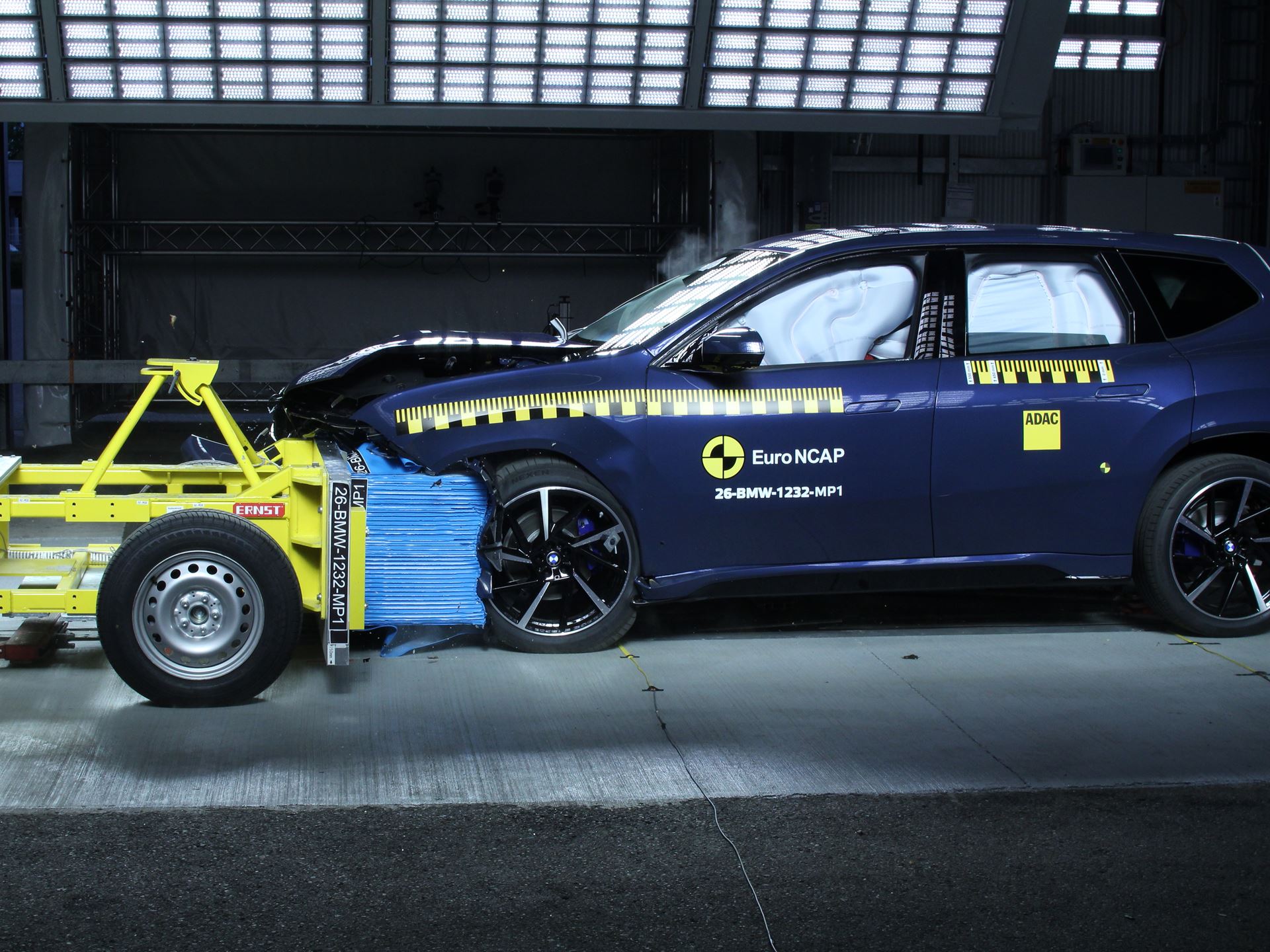 BMW iX3 MPDB test 2026