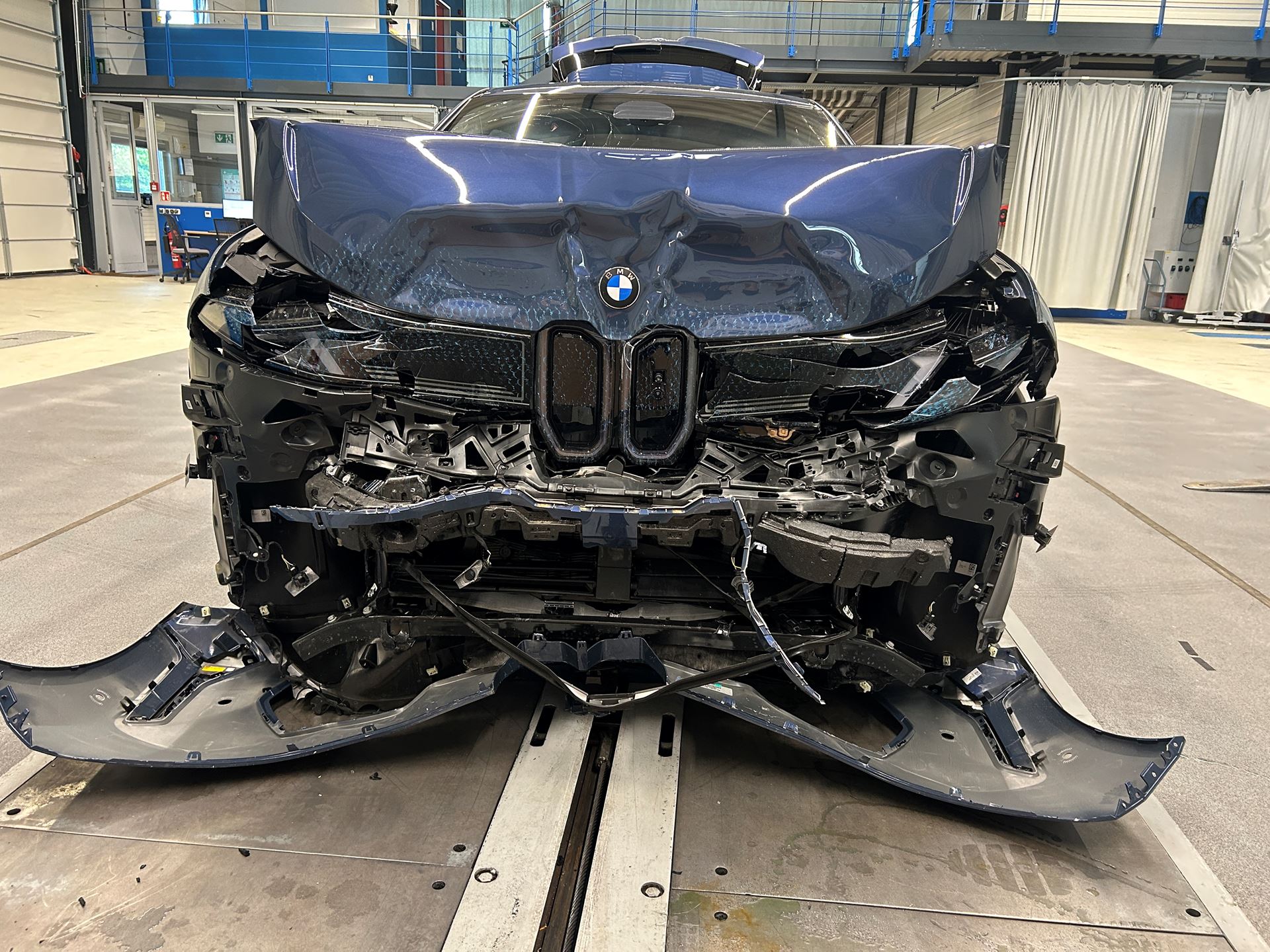 BMW iX3 FW test 2026 after crash