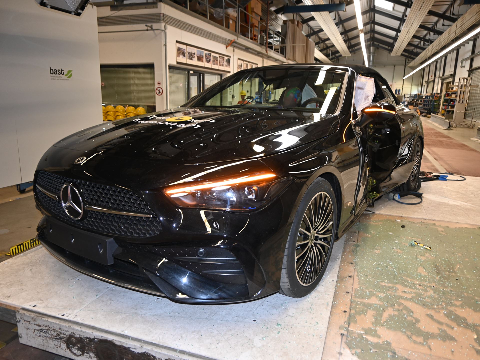 Mercedes Benz CLE Cabrio PO test 2025 after crash