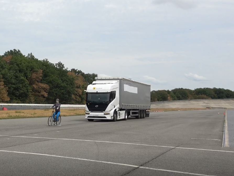 BYD ETT 44 4x2 tractor unit at the Euro NCAP testing facility