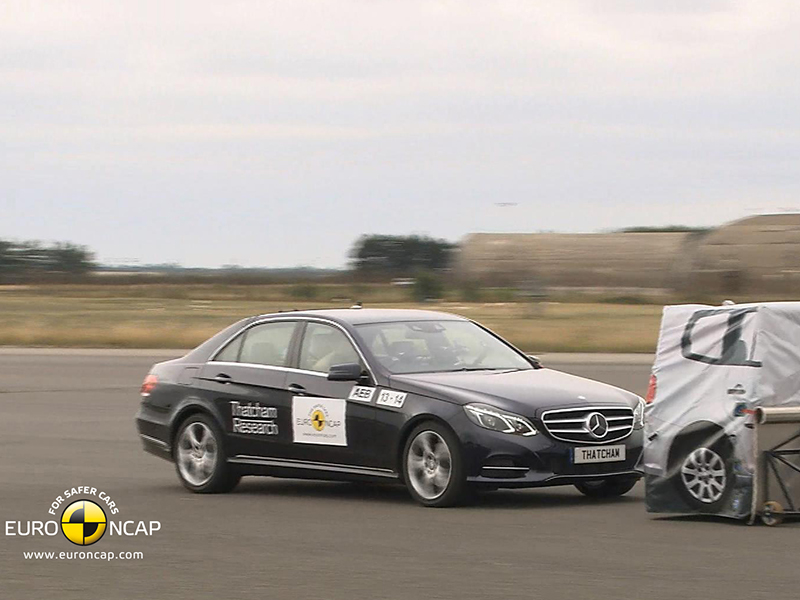 Mercedes-Benz E Class - AEB Tests 2013