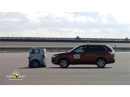 Mitsubishi Outlander - AEB Tests 2013