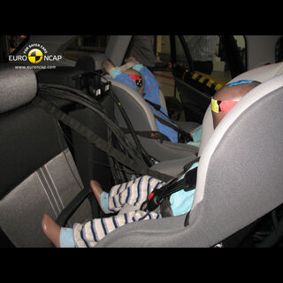BMW X1 – Child Rear Seat crash test