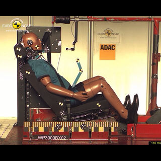 BMW X1 – Whiplash crash test