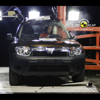 Dacia Duster – Pole crash test