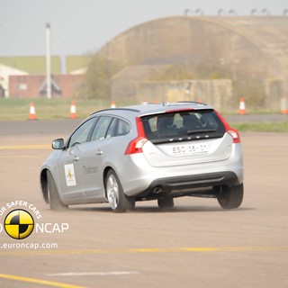 Volvo V60 – ESC Test 2011