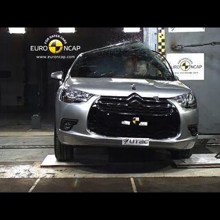 Citroen DS4 – Pole crash test