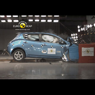 Nissan Leaf – Front crash test