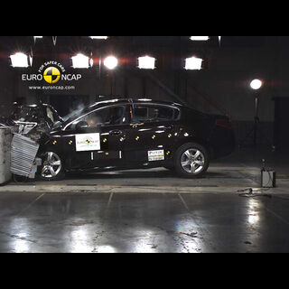 Peugeot 508– Front crash test