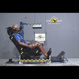 Citroen DS5– Whiplash crash test