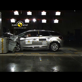Citroen DS5– Front crash test