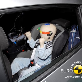CHEVROLET Aveo – Child Rear Seat crash test