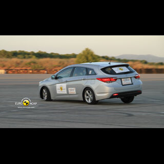 HYUNDAI i40 – ESC test