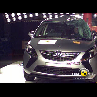 Opel Vauxhall Zafira – Pole crash test