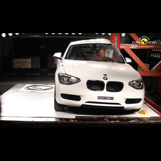 BMW 1 Series – Pole crash test