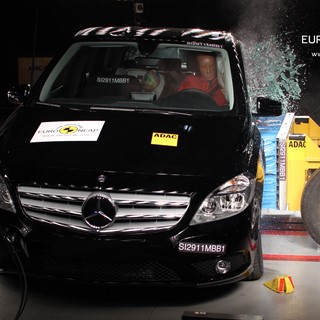 Mercedes-Benz B-Class – Side crash test