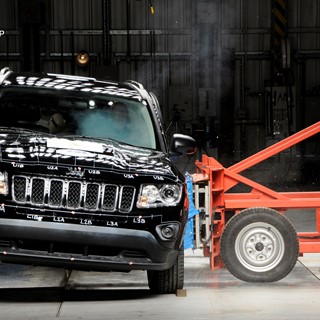 Jeep Compass – Side crash test