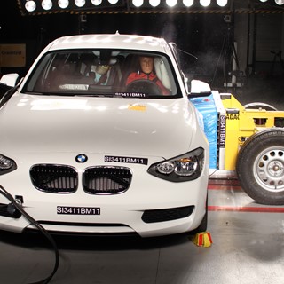BMW 1 Series – Side crash test