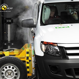 Ford Ranger – Side crash test