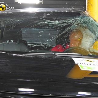 Hyundai i30– Pole crash test
