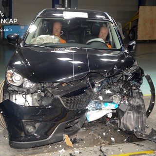 Mazda CX-5 – Driver crash test