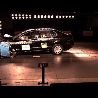 Skoda Superb 2009 - Frontal crash test 2009