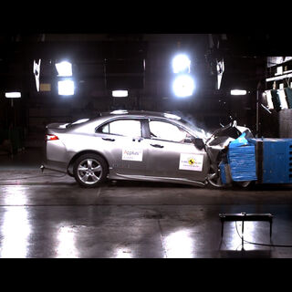 Honda Accord 2009 - Frontal crash test 2009