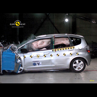 Honda_Jazz - Frontal crash test 2009