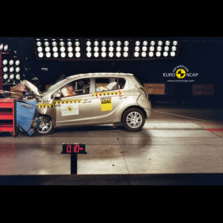 Hyundai i20 - Frontal crash test 2009