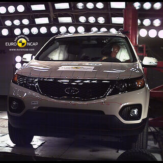 Kia Sorento  -  Pole crash test 2009