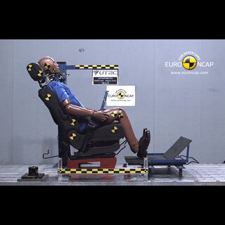 Renault Grand Scenic  – Whiplash test 2009