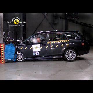 Subaru Legacy - Frontal crash test 2009