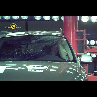Volvo V70 -  Pole crash test 2009