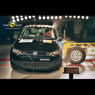 VW Polo- Side crash test 2009