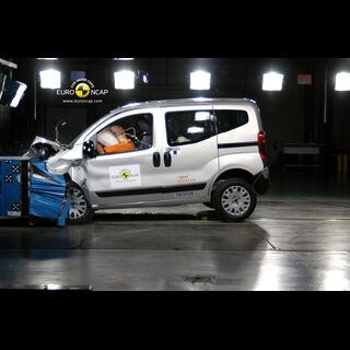 Citroen Nemo - Frontal crash test 2010
