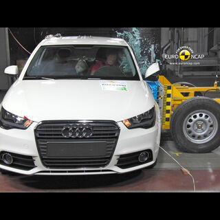 Audi A1 - Side crash test 2010