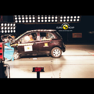 Nissan Micra- Frontal crash test 2010