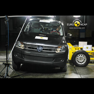 VW Amarok- Side crash test 2010