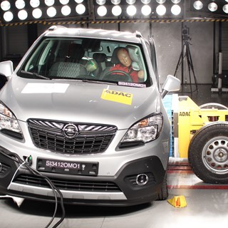 Opel Mokka Side crash test 2012