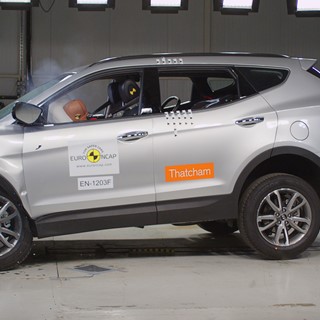 Hyundai Santa Fe Frontal crash test 2012